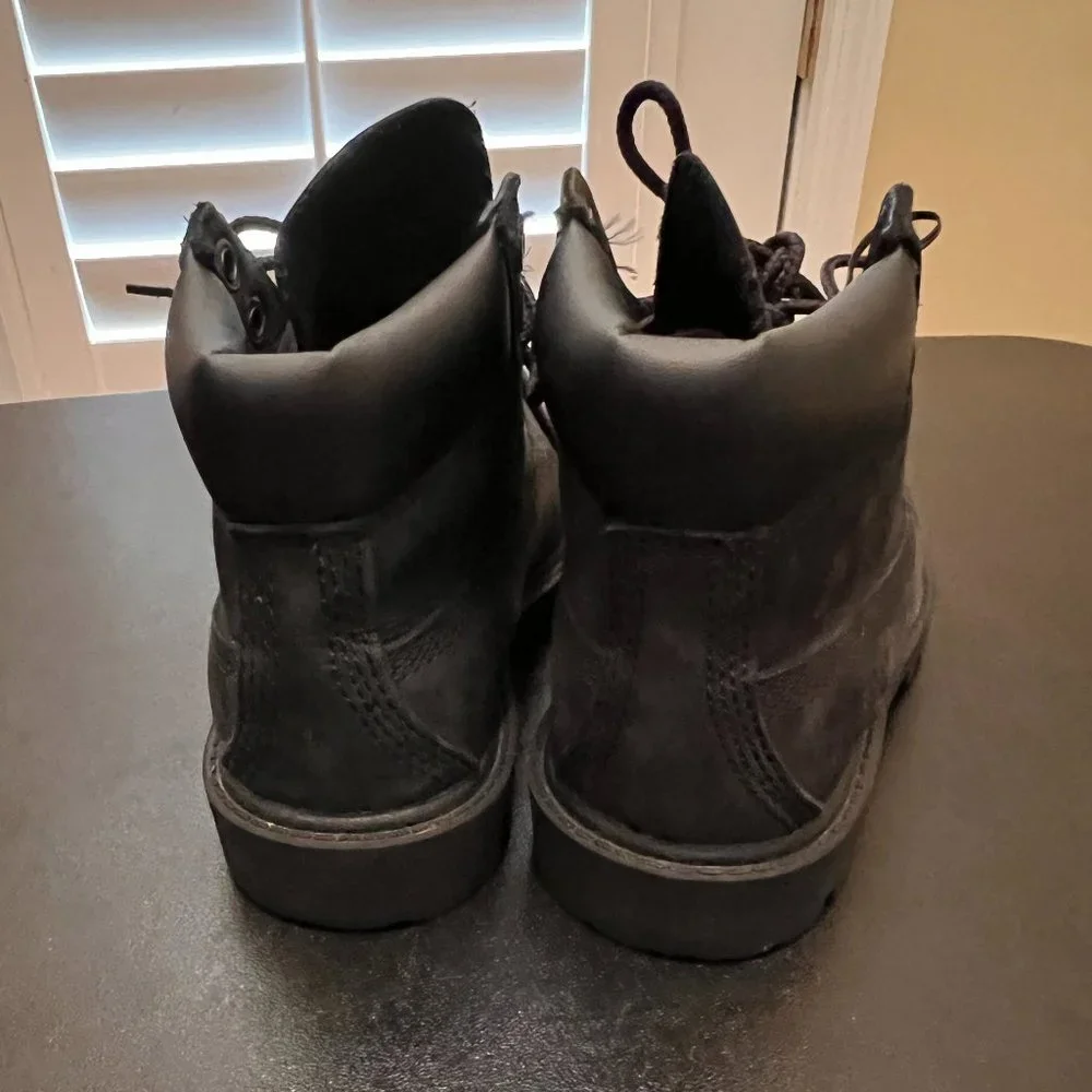 Timberland size 9 black boots